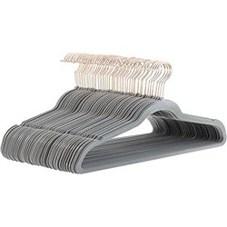 Amazon Basics Paquete de 50 perchas antideslizantes, delgadas, con acabado de terciopelo, color gris/dorado rosa