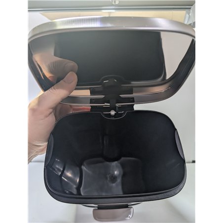 Amazon Basics Minicubo de Basura Rectangular Antimanchas con Pedal de Cierre Suave, Acero Inoxidable Cepillado, para Baño y Espa