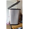 Curver - Cubo de basura Chic Bin con pedal antideslizante 45L, 44,5x 29x 60,5cm, acabado color acero, tapa y aro para bolsa